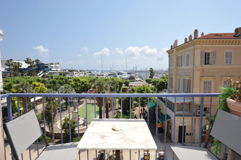 Cannes Locations, appartements et villas en location  Cannes, copyrights John and John Real Estate, photo Rf 012-01