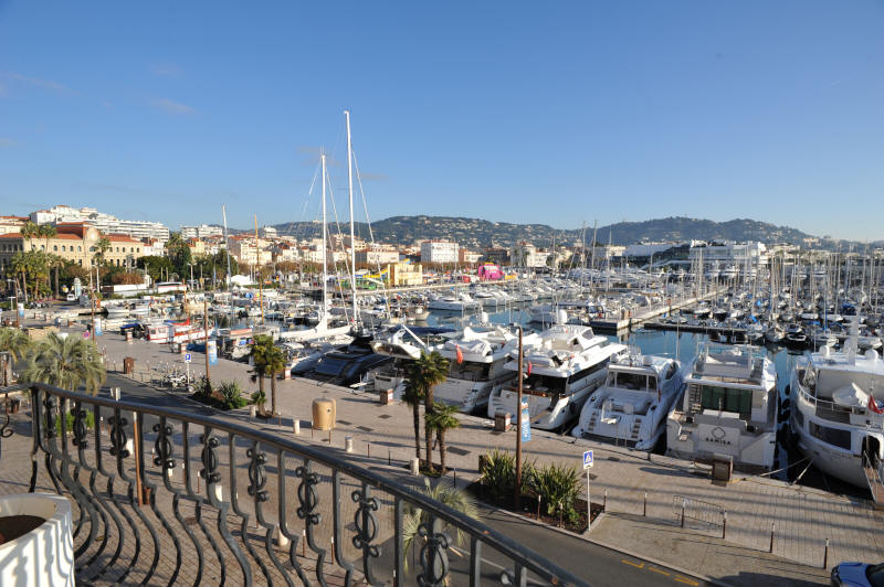 Cannes Locations, appartements et villas en location  Cannes, copyrights John and John Real Estate, photo Rf 018-02