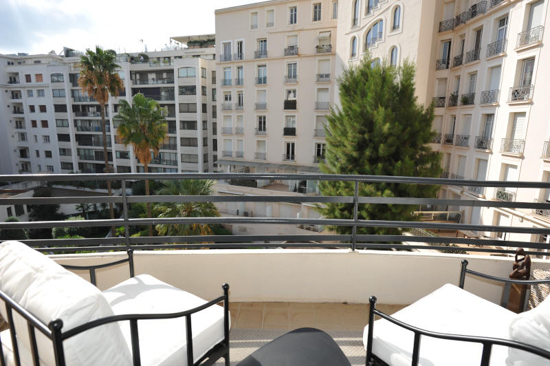 Cannes Locations, appartements et villas en location  Cannes, copyrights John and John Real Estate, photo Rf 036-02