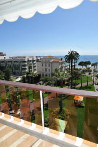 Cannes Locations, appartements et villas en location  Cannes, copyrights John and John Real Estate, photo Rf 047-03