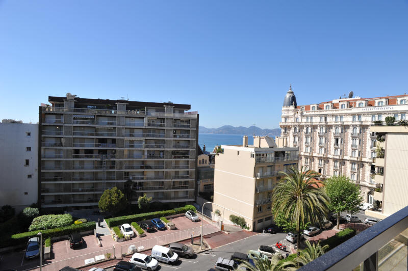 Cannes Locations, appartements et villas en location  Cannes, copyrights John and John Real Estate, photo Rf 151-02