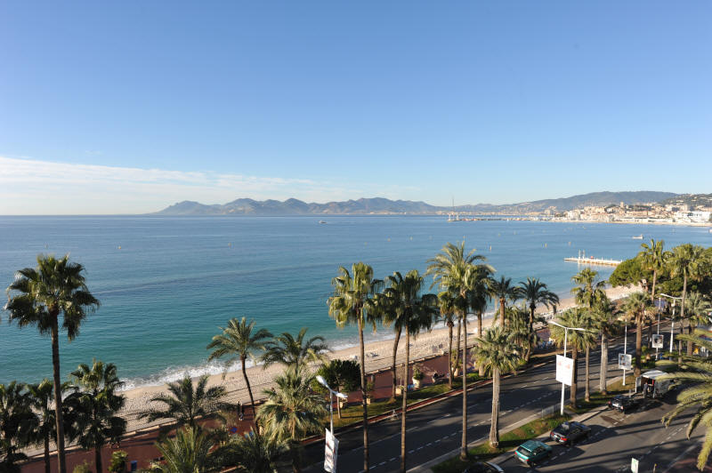 Cannes Locations, appartements et villas en location  Cannes, copyrights John and John Real Estate, photo Rf 172-03