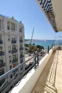 Cannes Locations, appartements et villas en location  Cannes, copyrights John and John Real Estate, photo Rf 174-23