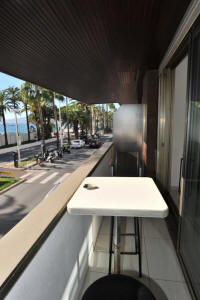 Cannes Locations, appartements et villas en location  Cannes, copyrights John and John Real Estate, photo Rf 236-02