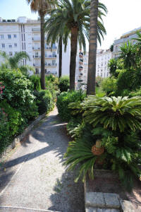Cannes Locations, appartements et villas en location  Cannes, copyrights John and John Real Estate, photo Rf 463-03