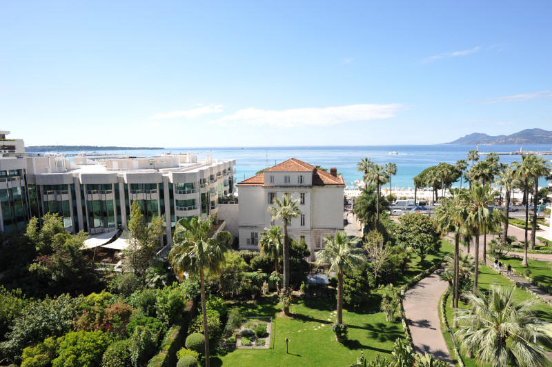 Cannes Locations, appartements et villas en location  Cannes, copyrights John and John Real Estate, photo Rf 006-02