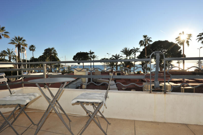 Cannes Locations, appartements et villas en location  Cannes, copyrights John and John Real Estate, photo Rf 007-02