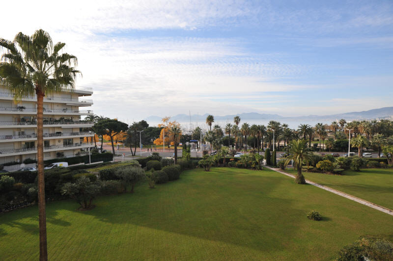 Cannes Locations, appartements et villas en location  Cannes, copyrights John and John Real Estate, photo Rf 022-01