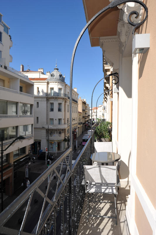 Cannes Locations, appartements et villas en location  Cannes, copyrights John and John Real Estate, photo Rf 026-01