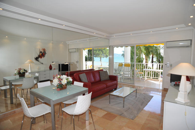 Cannes Locations, appartements et villas en location  Cannes, copyrights John and John Real Estate, photo Rf 049-04