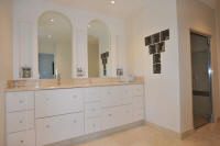 Cannes Locations, appartements et villas en location  Cannes, copyrights John and John Real Estate, photo Rf 053-11