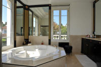 Cannes Locations, appartements et villas en location  Cannes, copyrights John and John Real Estate, photo Rf 053-26