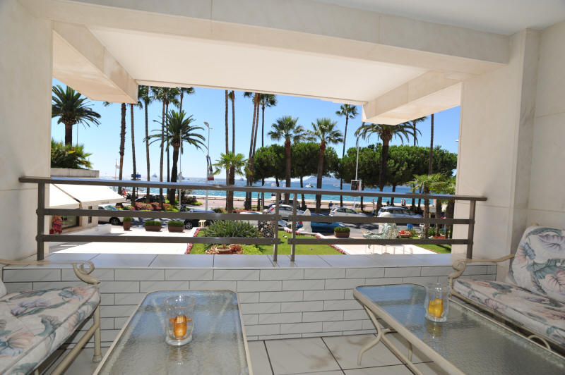 Cannes Locations, appartements et villas en location  Cannes, copyrights John and John Real Estate, photo Rf 056-01