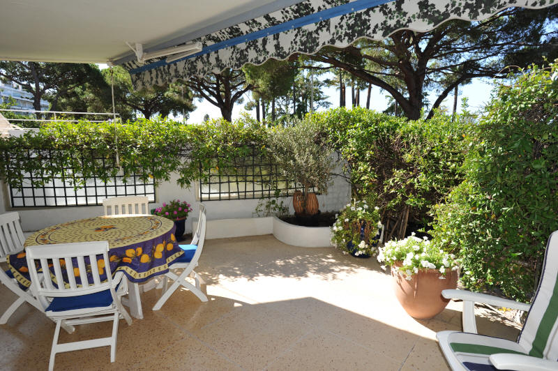 Cannes Locations, appartements et villas en location  Cannes, copyrights John and John Real Estate, photo Rf 057-03