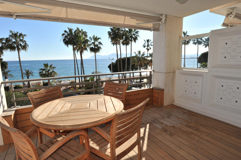 Cannes Locations, appartements et villas en location  Cannes, copyrights John and John Real Estate, photo Rf 059-04