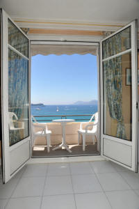 Cannes Locations, appartements et villas en location  Cannes, copyrights John and John Real Estate, photo Rf 062-11