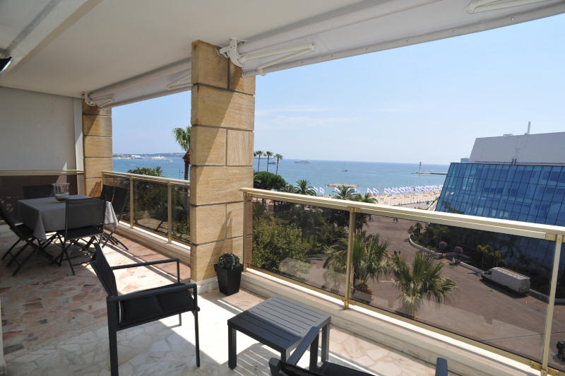 Cannes Locations, appartements et villas en location  Cannes, copyrights John and John Real Estate, photo Rf 075-01