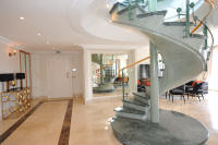 Cannes Locations, appartements et villas en location  Cannes, copyrights John and John Real Estate, photo Rf 092-07