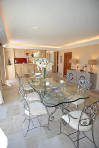 Cannes Locations, appartements et villas en location  Cannes, copyrights John and John Real Estate, photo Rf 102-16