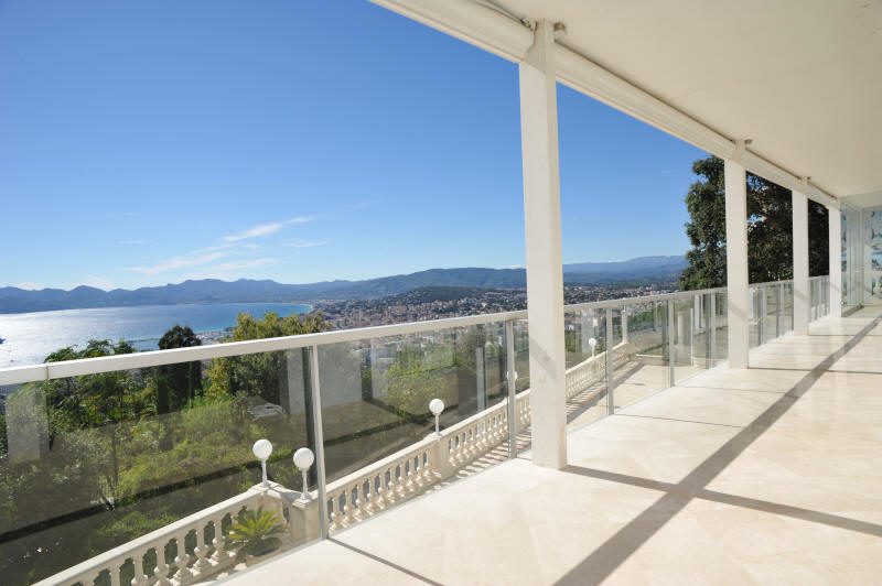 Cannes Locations, appartements et villas en location  Cannes, copyrights John and John Real Estate, photo Rf 103-04