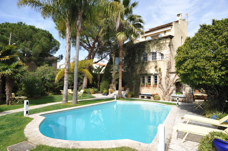 Cannes Locations, appartements et villas en location  Cannes, copyrights John and John Real Estate, photo Rf 112-01