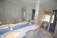 Cannes Locations, appartements et villas en location  Cannes, copyrights John and John Real Estate, photo Rf 112-26