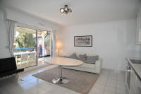 Cannes Locations, appartements et villas en location  Cannes, copyrights John and John Real Estate, photo Rf 113-09