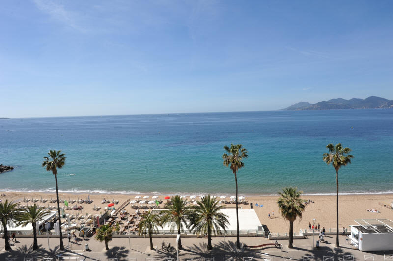 Cannes Locations, appartements et villas en location  Cannes, copyrights John and John Real Estate, photo Rf 114-03