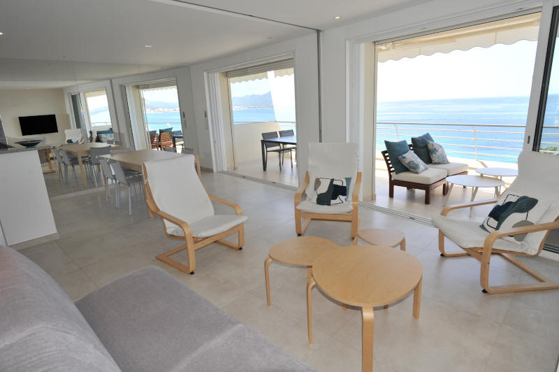 Cannes Locations, appartements et villas en location  Cannes, copyrights John and John Real Estate, photo Rf 114-06