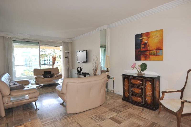 Cannes Locations, appartements et villas en location  Cannes, copyrights John and John Real Estate, photo Rf 127-22