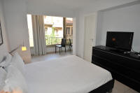 Cannes Locations, appartements et villas en location  Cannes, copyrights John and John Real Estate, photo Rf 136-02