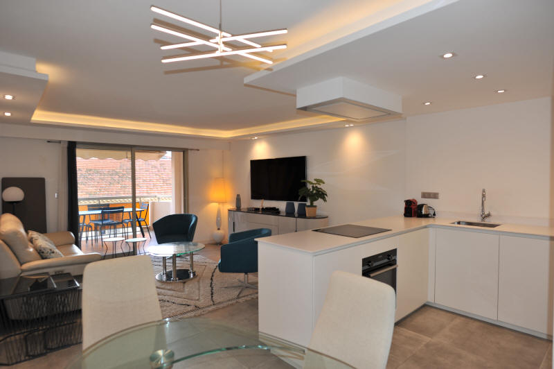 Cannes Locations, appartements et villas en location  Cannes, copyrights John and John Real Estate, photo Rf 140-03