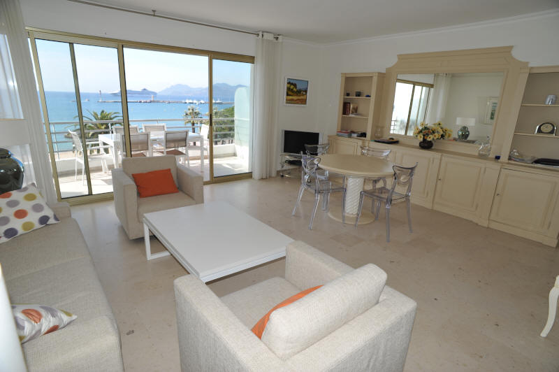 Cannes Locations, appartements et villas en location  Cannes, copyrights John and John Real Estate, photo Rf 146-03