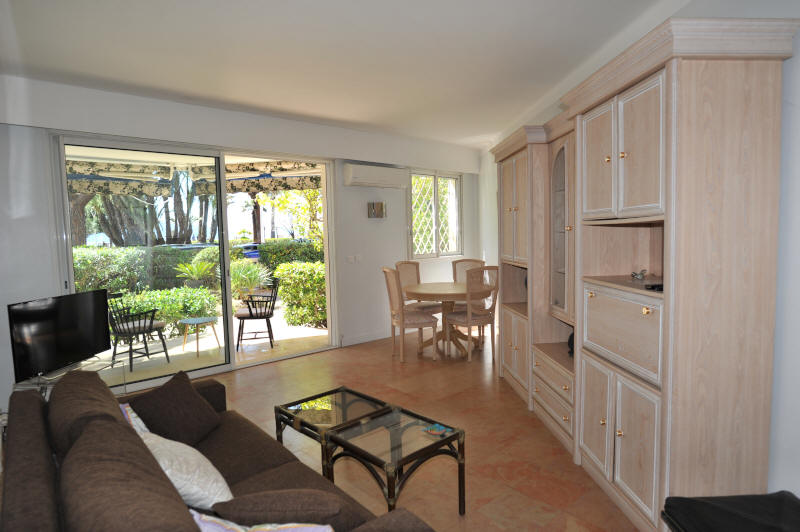 Cannes Locations, appartements et villas en location  Cannes, copyrights John and John Real Estate, photo Rf 163-09