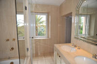 Cannes Locations, appartements et villas en location  Cannes, copyrights John and John Real Estate, photo Rf 168-35