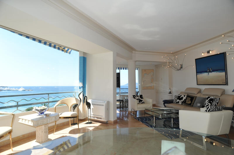 Cannes Locations, appartements et villas en location  Cannes, copyrights John and John Real Estate, photo Rf 174-05