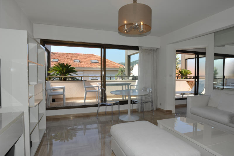 Cannes Locations, appartements et villas en location  Cannes, copyrights John and John Real Estate, photo Rf 178-08