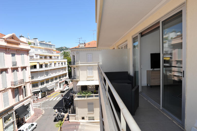 Cannes Locations, appartements et villas en location  Cannes, copyrights John and John Real Estate, photo Rf 181-01