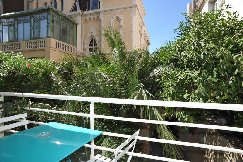 Cannes Locations, appartements et villas en location  Cannes, copyrights John and John Real Estate, photo Rf 187-01