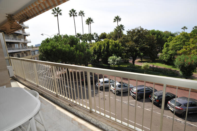 Cannes Locations, appartements et villas en location  Cannes, copyrights John and John Real Estate, photo Rf 203-02