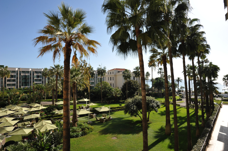 Cannes Locations, appartements et villas en location  Cannes, copyrights John and John Real Estate, photo Rf 214-02