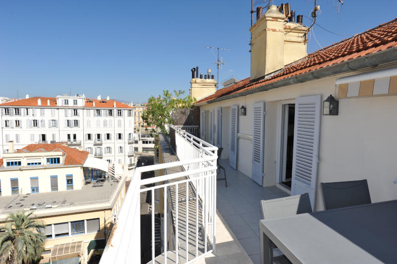 Cannes Locations, appartements et villas en location  Cannes, copyrights John and John Real Estate, photo Rf 219-02