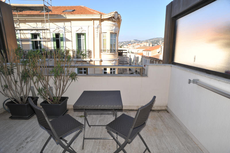 Cannes Locations, appartements et villas en location  Cannes, copyrights John and John Real Estate, photo Rf 227-01