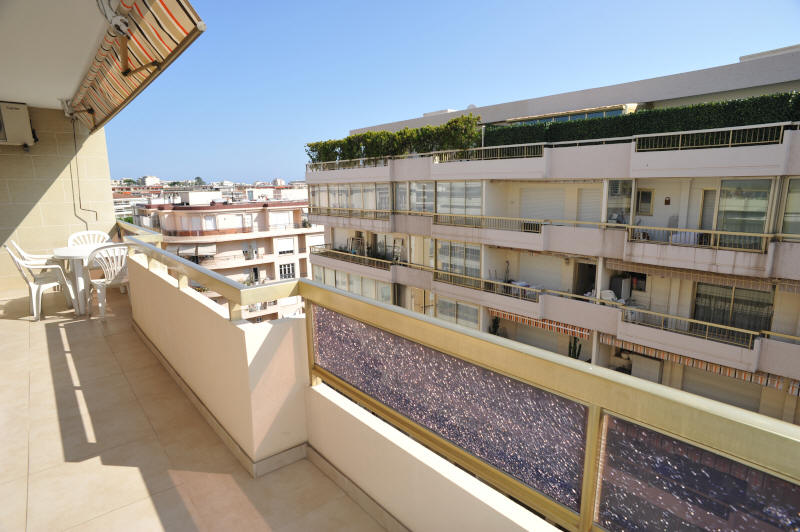 Cannes Locations, appartements et villas en location  Cannes, copyrights John and John Real Estate, photo Rf 228-02