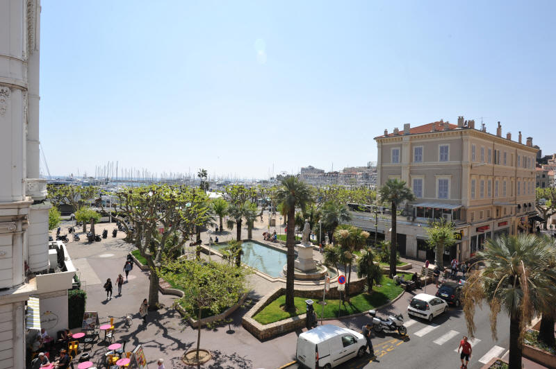 Cannes Locations, appartements et villas en location  Cannes, copyrights John and John Real Estate, photo Rf 240-01