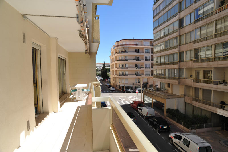 Cannes Locations, appartements et villas en location  Cannes, copyrights John and John Real Estate, photo Rf 241-03