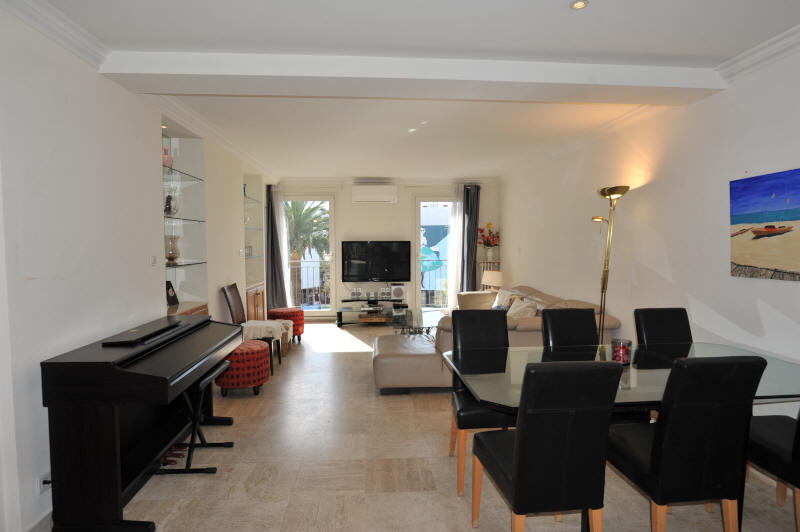 Cannes Locations, appartements et villas en location  Cannes, copyrights John and John Real Estate, photo Rf 248-05