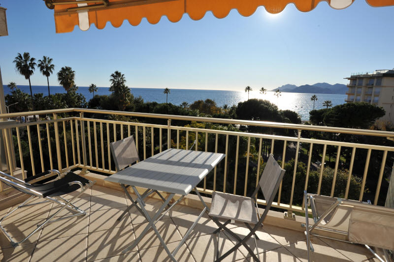 Cannes Locations, appartements et villas en location  Cannes, copyrights John and John Real Estate, photo Rf 253-01