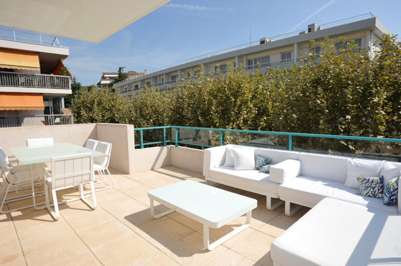 Cannes Locations, appartements et villas en location  Cannes, copyrights John and John Real Estate, photo Rf 255-03