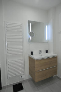 Cannes Locations, appartements et villas en location  Cannes, copyrights John and John Real Estate, photo Rf 265-21